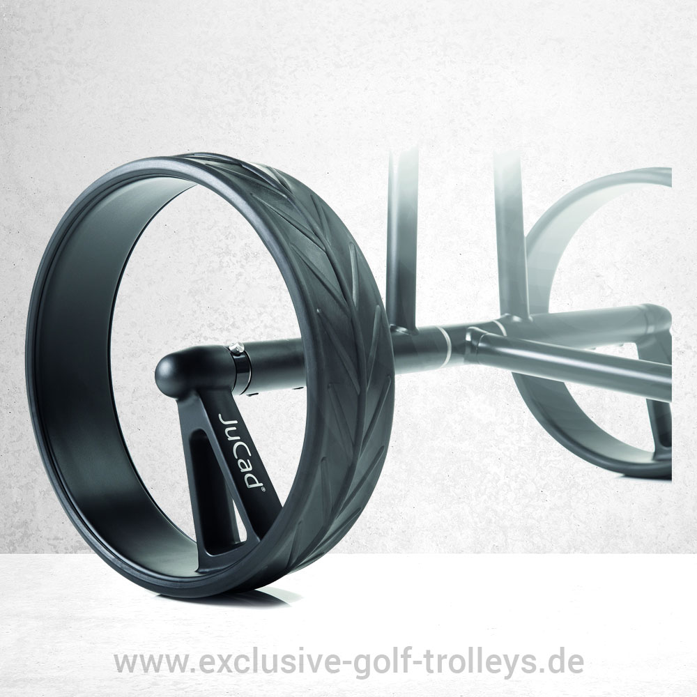 JuCad Phantom Titan 2.0 Golftrolley Black on Black 6 JuCad Phantom 1-Speichen Felgen Schwarz matt mit Reifen Schwarz