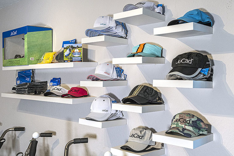 Freddy's exclusiver Golftrolley Shop ★ Hochwertige Premium Marken 41 Freddy's exclusive Golftrolleys - Caps