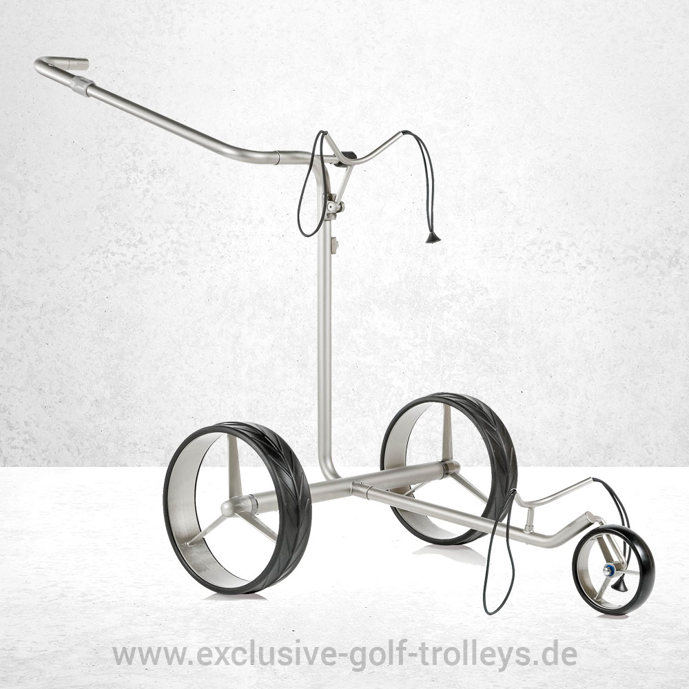 JuCad Drive Edelstahl 2.0 Golftrolley 1 JuCad Edelstahl Drive 1.0 Set Angebot mit Transporttasche Scorekartenhalter Griffschutz Golfschirm JuCad Schirm Powerpack 1.0 Ladegerät 1.0 Golftrolley-Set Frühling Angebot Set Komplett-Set Komplettset