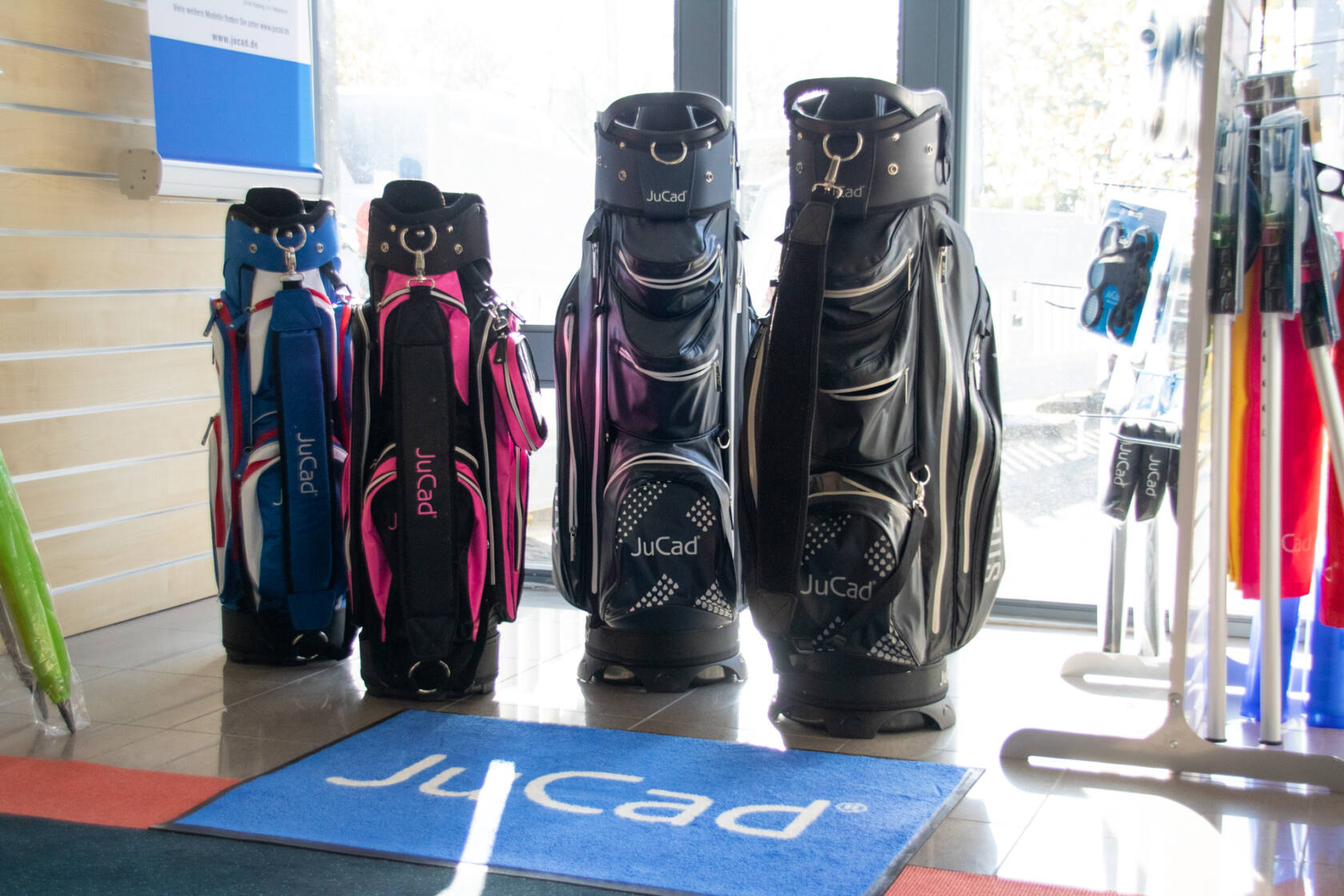 golfshop-jucad-showroom-exclusive-golf-trolleys-golfclub-kuerten.jpg golfshop jucad showroom exclusive golf trolleys golfclub kuerten.jpg